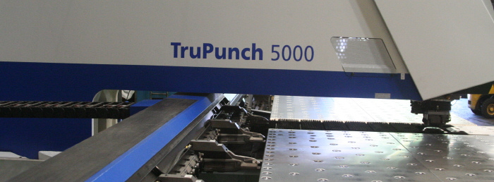 경성아이젠 보유 TRUMPF CNC 펀칭 설비